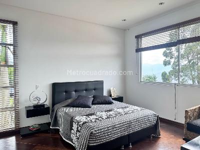 Casa de 5 alcobas en venta en El Poblado, Medellín, 600 m² · foto 13 de 19