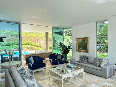 Casa de 5 alcobas en venta en El Poblado, Medellín, 600 m² · foto 4 de 19