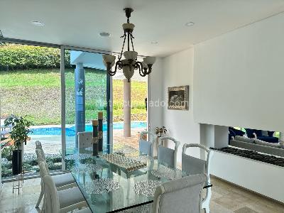 Casa de 5 alcobas en venta en El Poblado, Medellín, 600 m² · foto 5 de 19