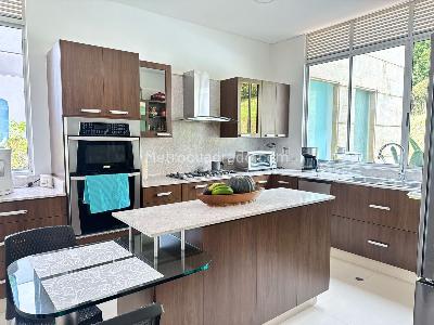 Casa de 5 alcobas en venta en El Poblado, Medellín, 600 m² · foto 7 de 19