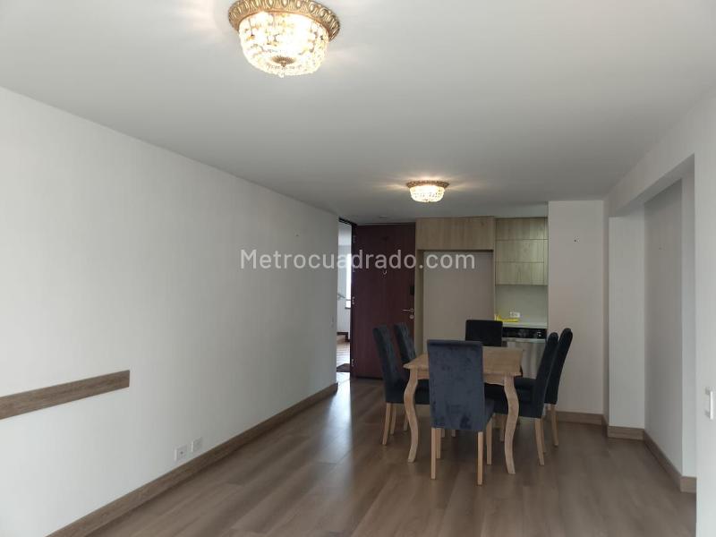 Apartamento de 2 Alcobas con Balcón en El Poblado - 3