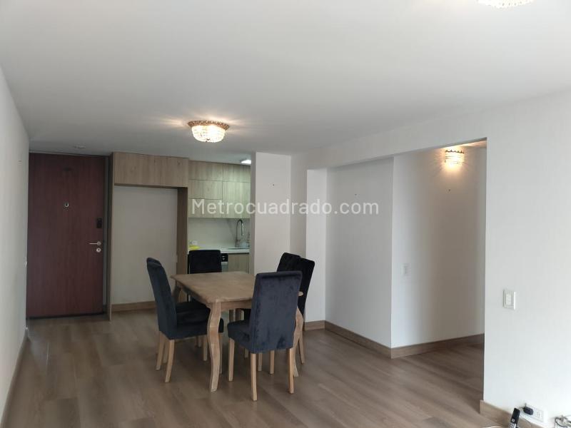 Apartamento de 2 Alcobas con Balcón en El Poblado - 4