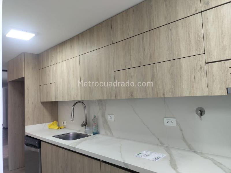 Apartamento de 2 Alcobas con Balcón en El Poblado - 6