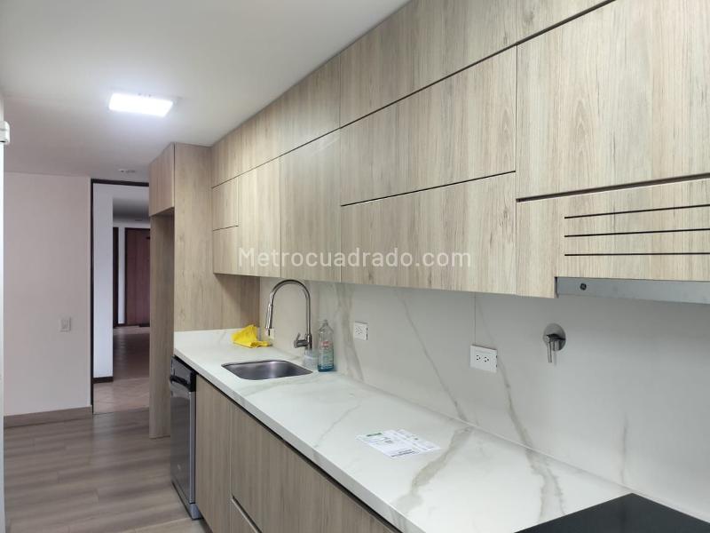 Apartamento de 2 Alcobas con Balcón en El Poblado - 7