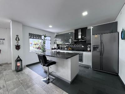 Casa de 5 alcobas en venta en Envigado, Envigado, 560 m² · foto 9 de 20