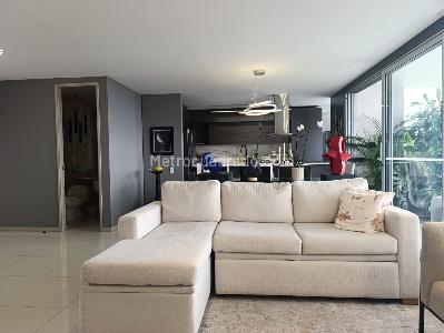 Apartamento de 3 alcobas en venta en El Poblado, Medellín, 160 m² · foto 2 de 18