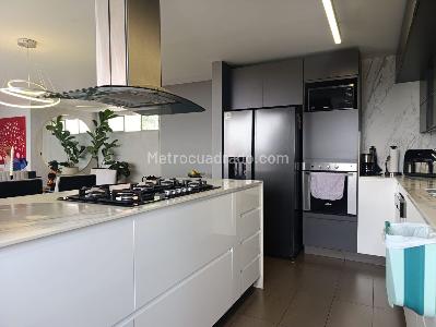Apartamento de 3 alcobas en venta en El Poblado, Medellín, 160 m² · foto 9 de 18