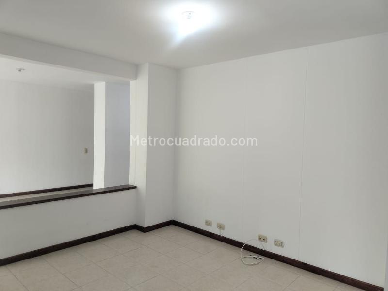 Apartamento Moderno de 2 Alcobas con Piscina en El Poblado - 9