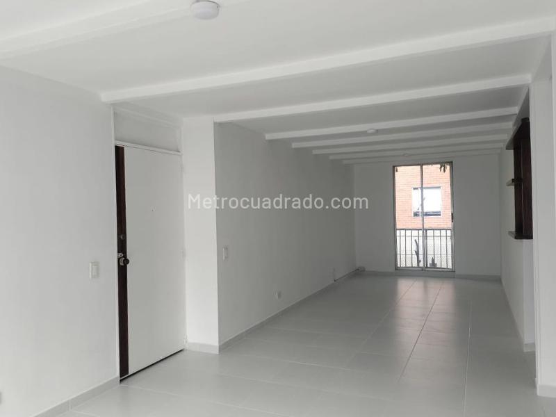 Apartamento de 3 Alcobas en El Poblado (Conjunto Cerrado) - 2