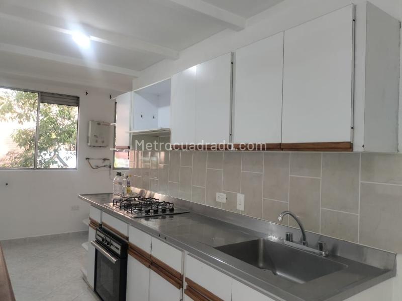 Apartamento de 3 Alcobas en El Poblado (Conjunto Cerrado) - 4
