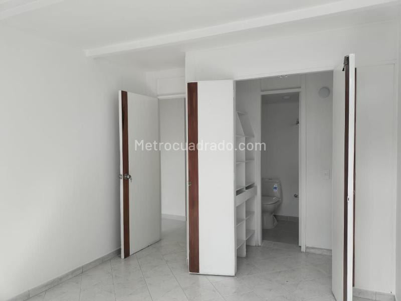 Apartamento de 3 Alcobas en El Poblado (Conjunto Cerrado) - 7