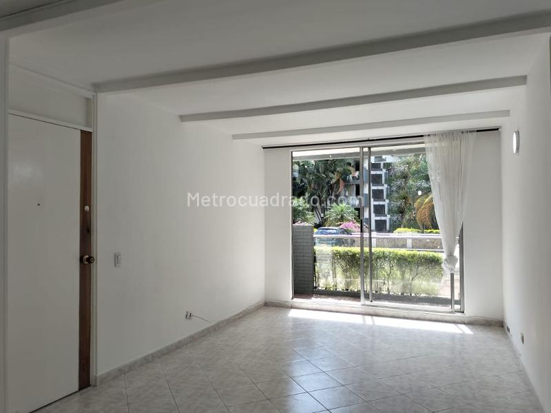 Spacious 3BR Apartment in El Poblado - 2