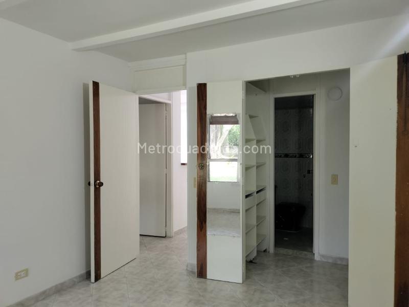Spacious 3BR Apartment in El Poblado - 8