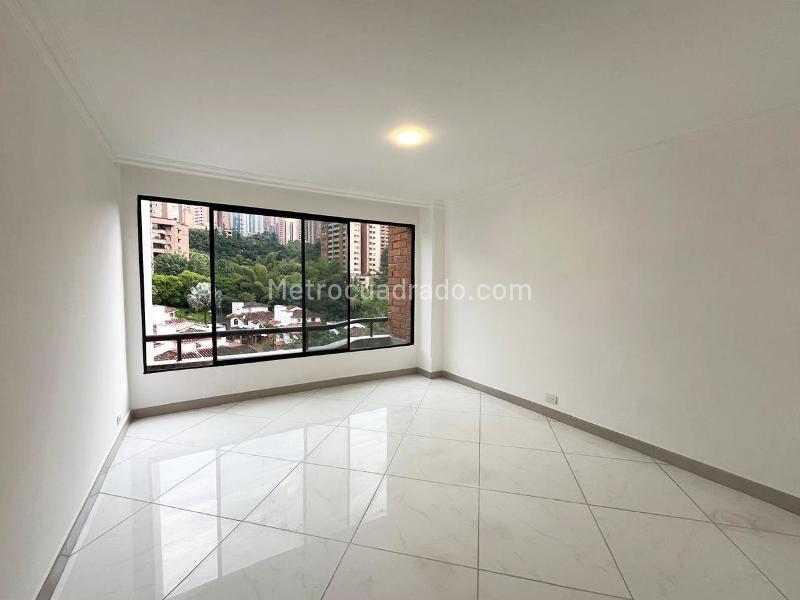 Elegant 3BR Apartment with Pool in El Poblado - 4