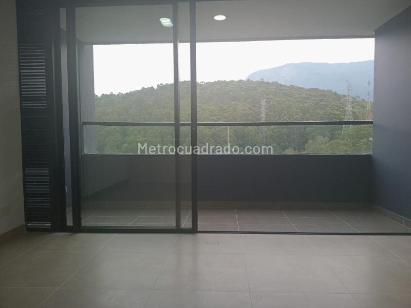 Estudio Moderno de 1 Alcoba en El Poblado