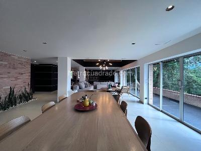 Casa de 4 alcobas en venta en Envigado, Envigado, 650 m² · foto 2 de 20