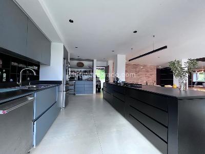 Casa de 4 alcobas en venta en Envigado, Envigado, 650 m² · foto 3 de 20