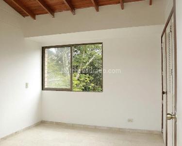 Casa de 3 alcobas en venta en El Poblado, Medellín, 280 m² · foto 10 de 11