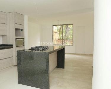 Casa de 3 alcobas en venta en El Poblado, Medellín, 280 m² · foto 5 de 11