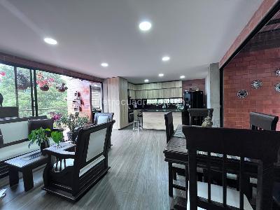 Casa en venta en Envigado, Envigado · foto 2 de 20