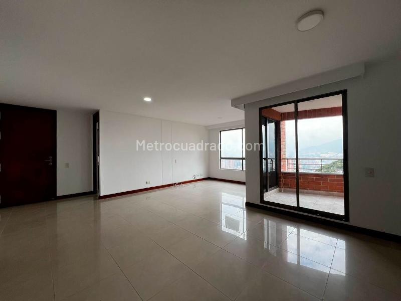 3BR Apartment with Pool in El Poblado - 4