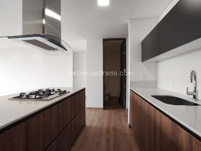 Apartamento de 3 alcobas en venta en Altos Del Poblado, Medellín, 140 m² · foto 5 de 14