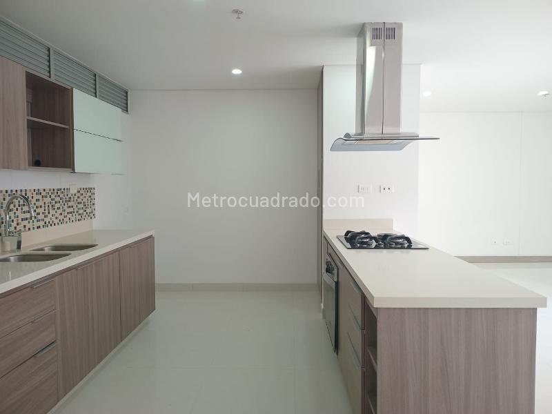 Apartamento de 2 Alcobas en Castropol, Unidad Cerrada - 7