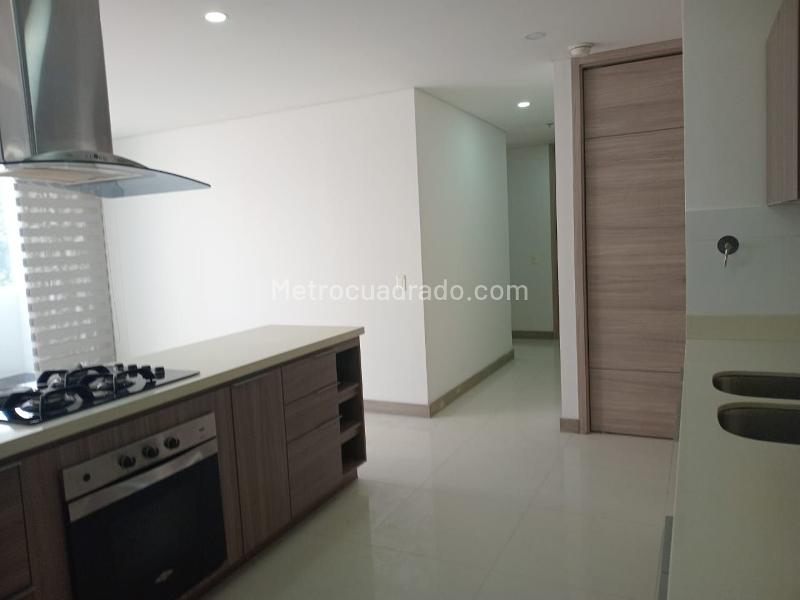 Apartamento de 2 Alcobas en Castropol, Unidad Cerrada - 8