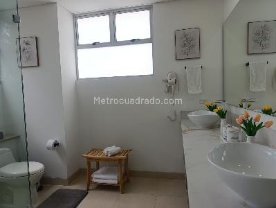 Apartamento de 3 alcobas en venta en El Poblado, Medellín, 222 m² · foto 15 de 20