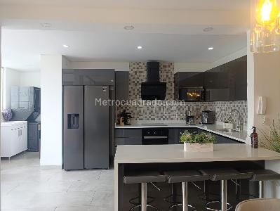 Apartamento de 3 alcobas en venta en El Poblado, Medellín, 222 m² · foto 7 de 20