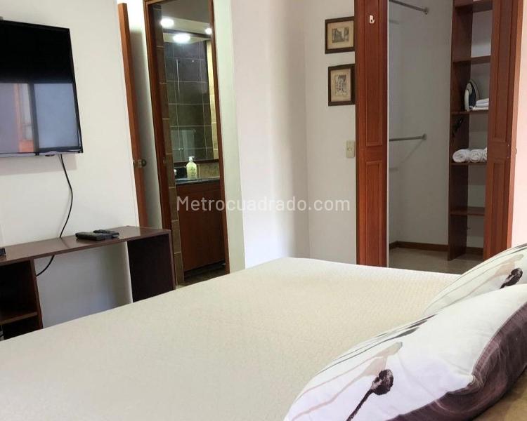Furnished 3BR Apartment with Pool in El Poblado - 9