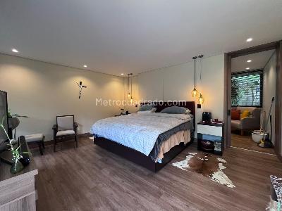 Casa de 4 alcobas en venta en Envigado, Envigado, 361 m² · foto 13 de 19