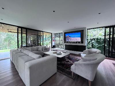 Casa de 4 alcobas en venta en Envigado, Envigado, 361 m² · foto 2 de 19