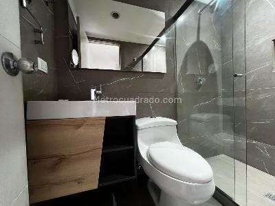Apartamento de 2 alcobas en arriendo en El Poblado, Medellín, 100 m² · foto 10 de 12