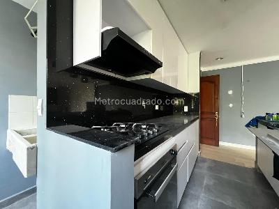 Apartamento de 2 alcobas en arriendo en El Poblado, Medellín, 100 m² · foto 5 de 12