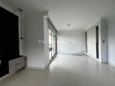 Apartamento de 2 alcobas en arriendo en El Poblado, Medellín, 100 m² · foto 6 de 12