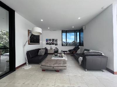 Casa de 4 alcobas en venta en Envigado, Envigado, 390 m² · foto 2 de 20