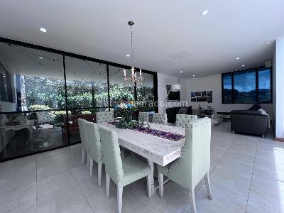 Casa de 4 alcobas en venta en Envigado, Envigado, 390 m² · foto 3 de 20