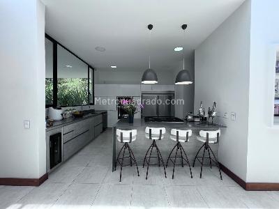 Casa de 4 alcobas en venta en Envigado, Envigado, 390 m² · foto 5 de 20