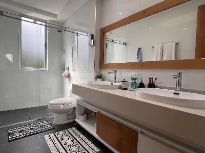 Casa de 5 alcobas en venta en Envigado, Envigado, 450 m² · foto 16 de 19