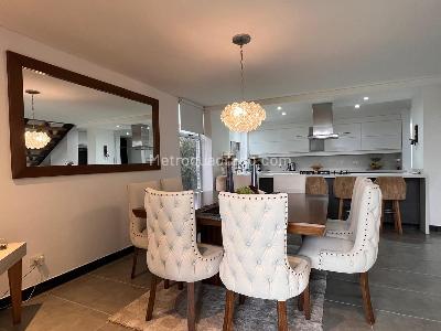 Casa de 5 alcobas en venta en Envigado, Envigado, 450 m² · foto 3 de 19