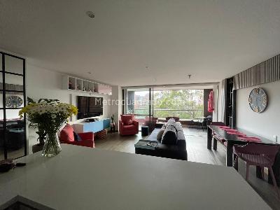Apartamento de 3 alcobas en venta en El Poblado, Medellín, 123 m² · foto 2 de 11