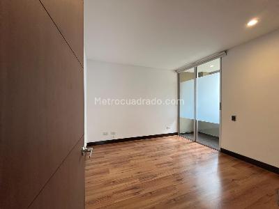 Apartamento de 2 alcobas en venta en El Poblado, Medellín, 136 m² · foto 13 de 19