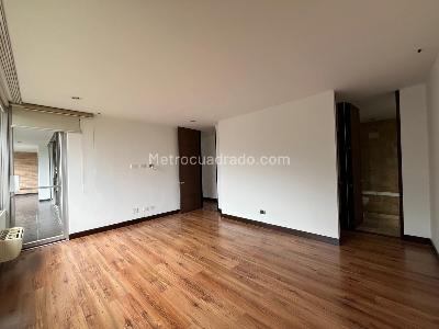 Apartamento de 2 alcobas en venta en El Poblado, Medellín, 136 m² · foto 14 de 19