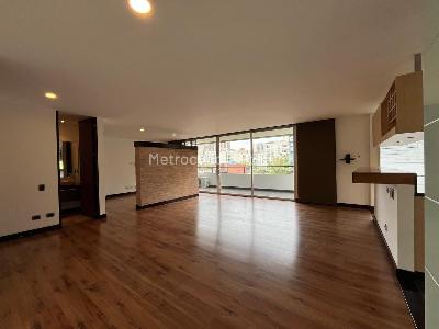 Apartamento de 2 alcobas en venta en El Poblado, Medellín, 136 m² · foto 3 de 19