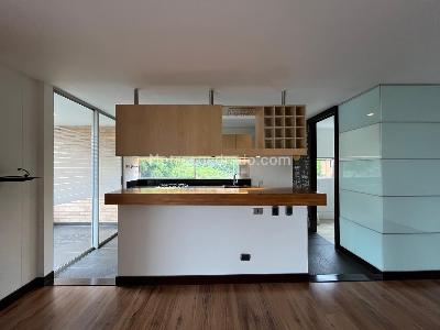Apartamento de 2 alcobas en venta en El Poblado, Medellín, 136 m² · foto 5 de 19