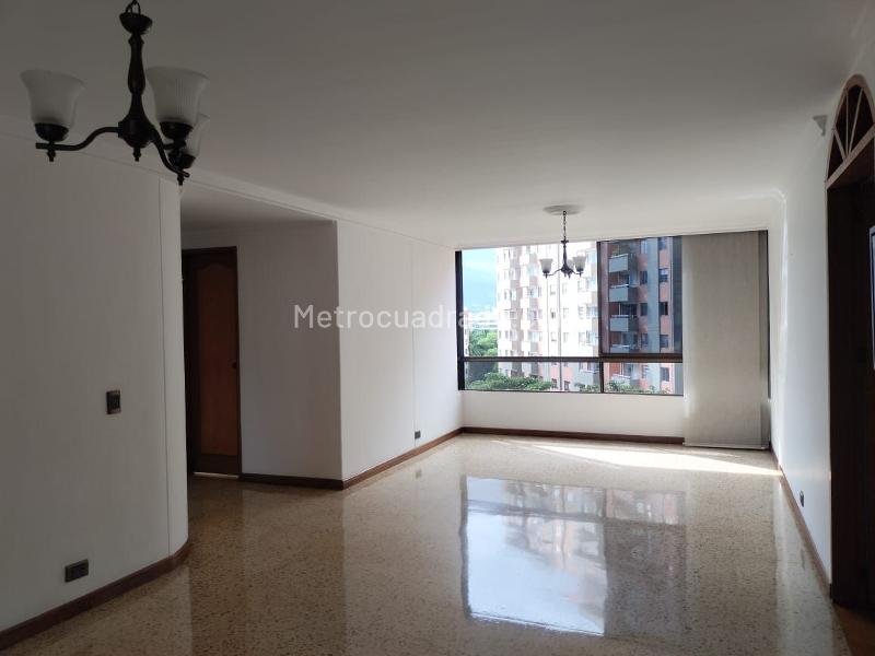 Elegant 3BR Apartment with Pool in El Poblado