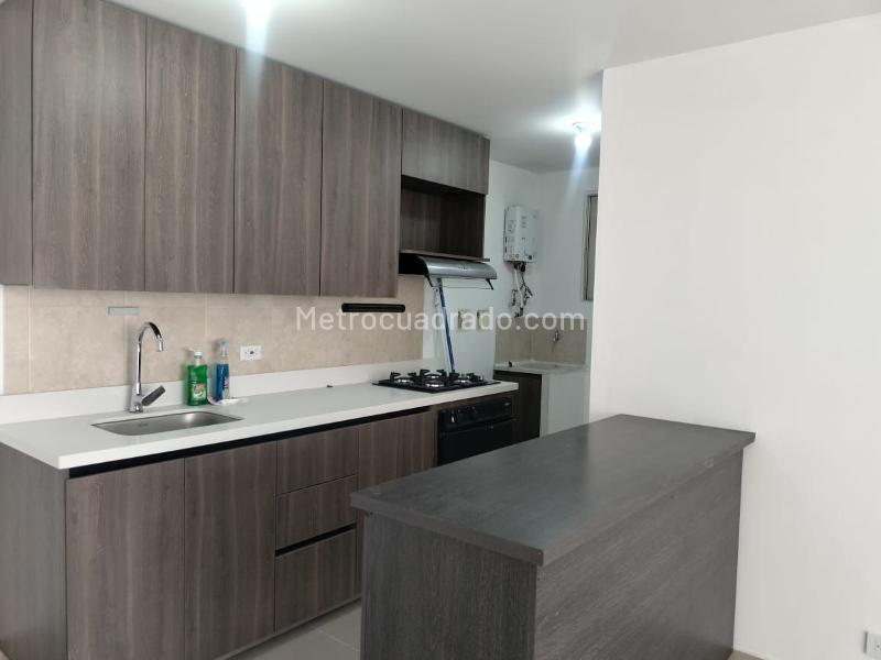 Apartamento en Arriendo, EL POBLADO, Medellín - Więcej