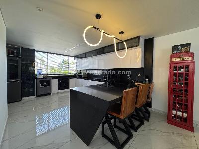 Casa de 3 alcobas en venta en Rionegro, Rionegro, 311 m² · foto 3 de 11