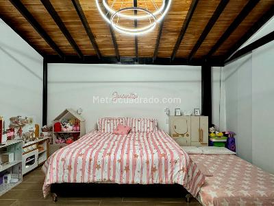 Casa de 3 alcobas en venta en Rionegro, Rionegro, 311 m² · foto 8 de 11